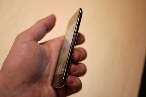 iPod Touch ก็มาใหม่ เจ๋งพอๆกับ iPhone 4 แต่บางกว่าเยอะ