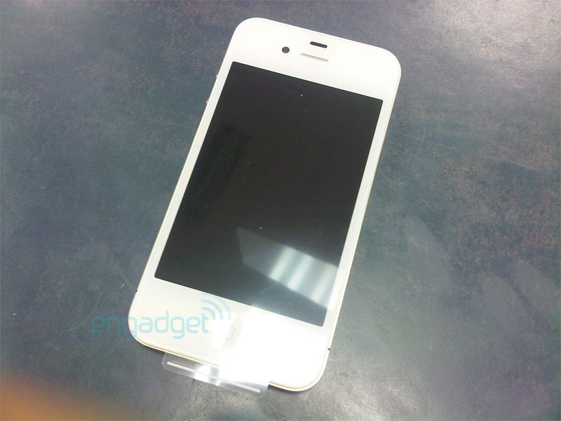 Vodafone หลุดขาย iPhone 4 สีขาวให้ลูกค้า!!!?