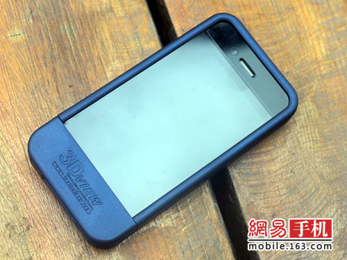 iPhone 4 ดูหนัง 3D แบบง่ายๆราคาไม่แพง