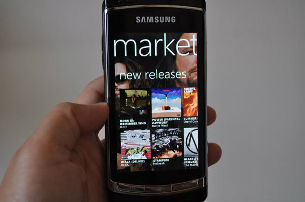 ไมโครซอฟท์ (Microsoft) ประกาศให้ผู้ใช้งาน Windows Phone อัพเดทเป็นเวอร์ชั่น 7.5 (Mango) ก่อนจะใช้งาน