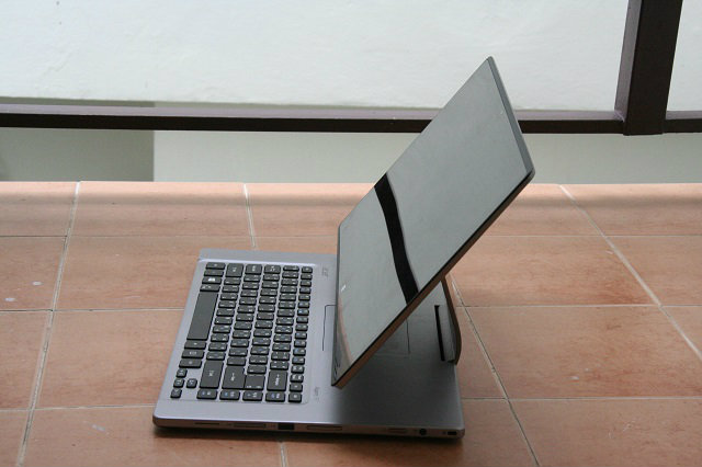 รีวิว Acer R7 โน้ตบุ๊กรูปแบบใหม่จากเอเซอร์